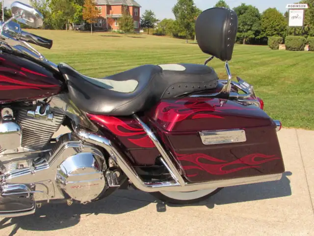 2002 Harley-Davidson FLHRSE - CVO Road King in Sport Touring in Leamington - Image 20