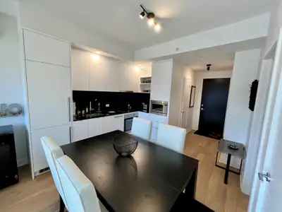 VUE INCROYABLE SUR LE CENTRE-VILLE ET MONT-ROYAL! VIVEZ L'EXPÉRIENCE LAURENT CLARK! 3 1/2 DE LUXE AU...