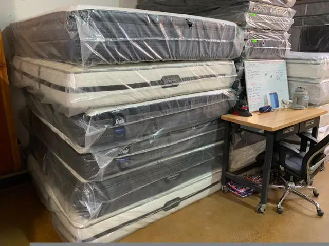 ⚜️SALE QUEEN DOUBLE AND SINGLE SIZE USED MATTRESSES⚜️ in Beds & Mattresses in Delta/Surrey/Langley - Image 11