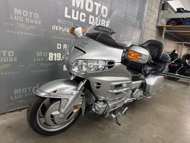 2005 Honda GL1800 Goldwing in Sport Touring in Drummondville - Image 9