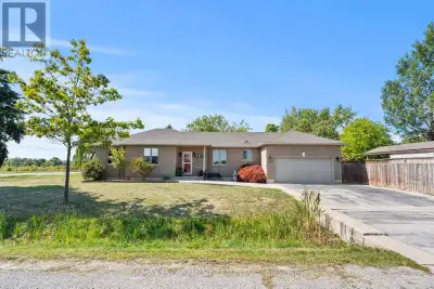 LOOKING FOR THAT LARGE BUNGALOW?? OVER 1600 SQ FT OF MODERN DESIGN, BUILT 2002 ON THE QUIET SIDE OF...