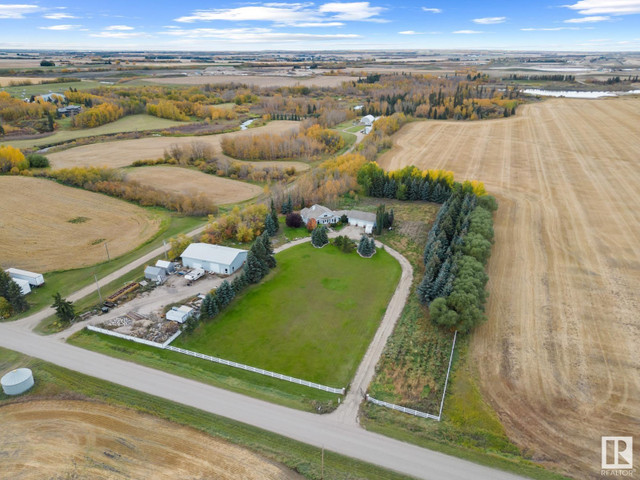 54302 RGE RD 263 Rural Sturgeon County, Alberta in Houses for Sale in St. Albert - Image 3