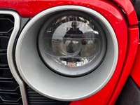 This 2025 JEEP WRANGLER 4-DOOR SAHARA has the following options Cloth Low-Back Bucket Seats, Remote... (image 9)