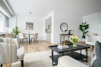 Le 4300 - 4 1/2 (2 Bedroom Penthouse) A Louer in Westmount