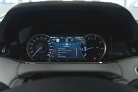Land Rover Range Rover Evoque P250 R-Dynamic SE 2023: - Extérieur métallisé gris EIGER et intérieur... (image 4)