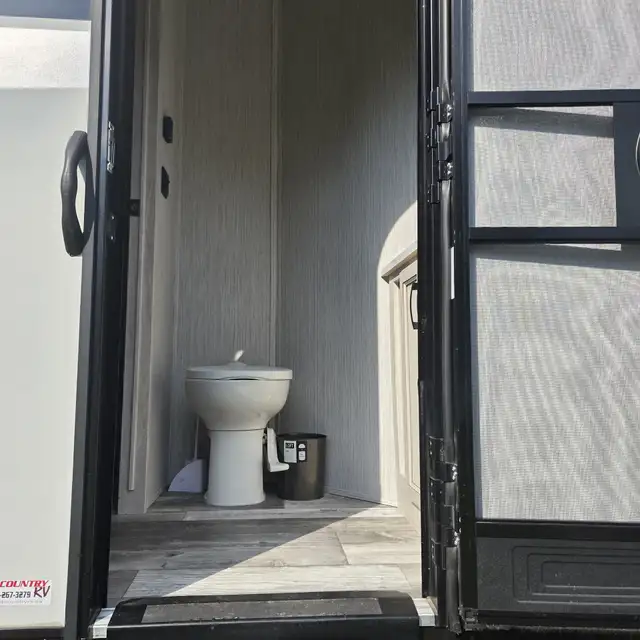 2023 SIERRA 3440BH-LUXURIOUS 2 BEDROOM LOFT,1.5 BATH,FINANCING! in Travel Trailers & Campers in Ottawa - Image 8