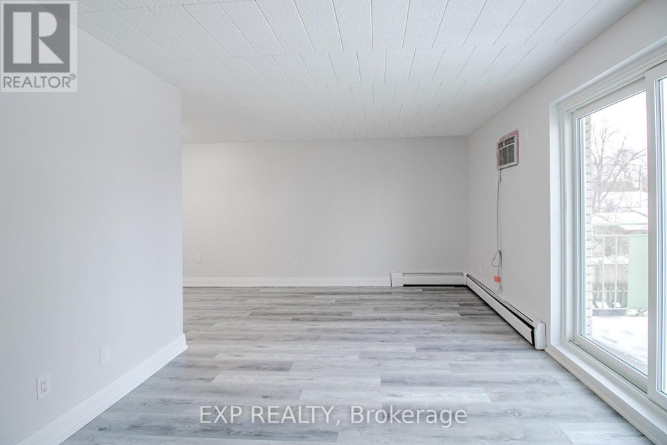23 - 6287 O'NEIL STREET Niagara Falls (Stamford), Ontario 3