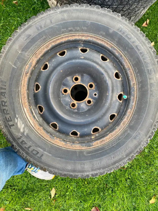 Four 16 inch 215 /70 r 16 winter tires on rims in Tires & Rims in City of Halifax - Image 3