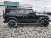 Kijiji Engine: 4 Cylinder Engine 2.0L L/100Km City: 11.6 L/100Km Hwy: 11.9 Safety Equipment ABS And... (image 3)