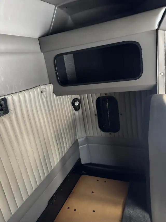 2012 KENWORTH T800 in Heavy Trucks in Saskatoon - Image 31