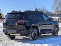 This Jeep Cherokee has a durable Intercooled Turbo Gas/Electric I-4 1.6 L/98 engine powering this Va... (image 7)