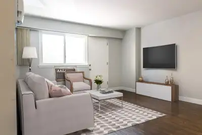 Want the convenience of a high-traffic area, but not the hustle and bustle? River Crescent Gardens i...