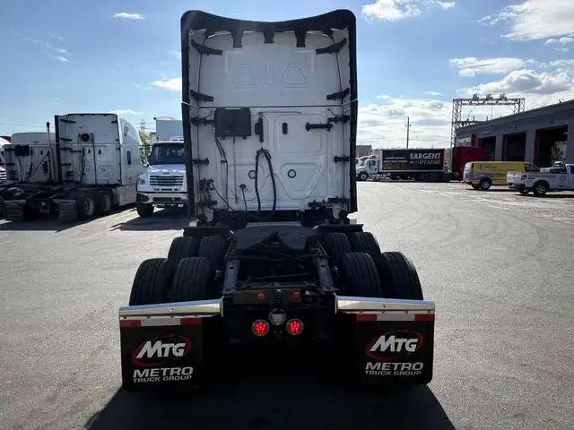 2026 Freightliner Cascadia ParkSmart Unit, Safety Certified, cal in Heavy Trucks in Hamilton - Image 7