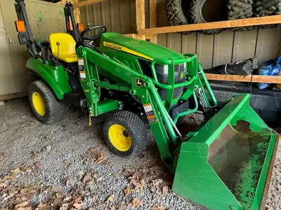 2016 JOHN DEERE 1023E 640 HOURS 4X4 with loader bucket super clean no issues well maintained mid and...