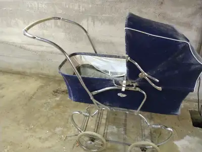 A very nice antique Excellent condition, just needs a little cleaning 150 OBO needs a good home