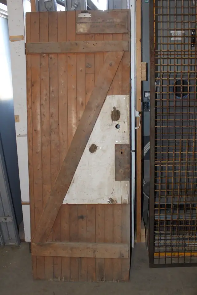 Barn doors in Windows, Doors & Trim in Kitchener / Waterloo - Image 3