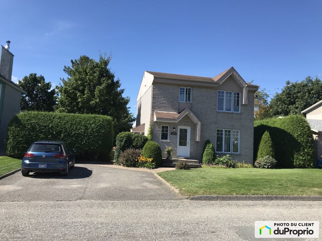 $418,000 - 2 Storey for sale in Ste-Marie — photo 1