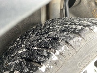 This Nissan Kicks has a dependable Regular Unleaded I-4 1.6 L/98 engine powering this Variable trans... (image 7)