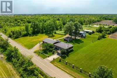 Experience country living at its finest here at 617 Eighth Rd conveniently located on east Stoney Cr...