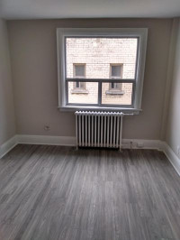 Spacious Bachelor Unit in downtown Toronto!