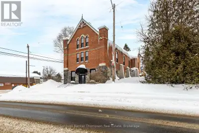 Soaring ceilings, rich architectural detail & a bold, design-forward aesthetic define this extraordi...