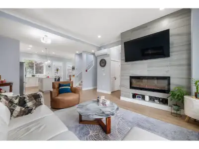 Best floor plan duplex-systle townhouse in Oliver is calling, must see! Primary shopping centers aro...