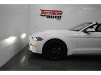 Ford Mustang EcoBoost Premium Convertible 2019 avec moteur 2.3L turbo developpant 310 HP et 350 lb-f... (image 7)