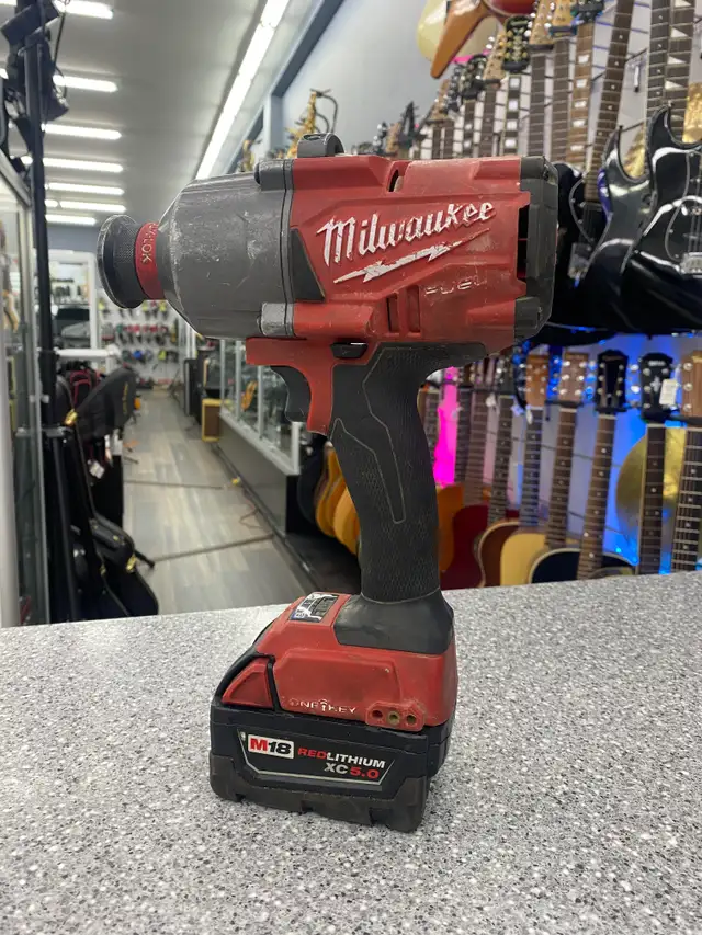 Milwaukee 2865 M18 7/16 Impact Wrench in Power Tools in City of Toronto - Image 2