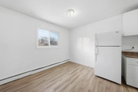 Welcome to Westbrook Apartments in Saskatoon! Special Offers: Flexible rent payments available | Pow... (image 8)