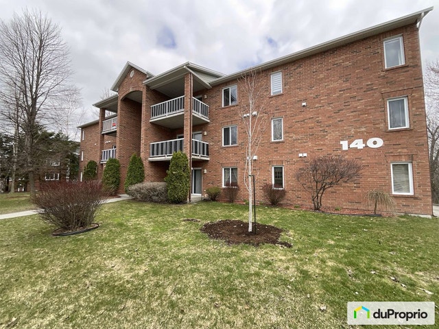 $329,000 - Condominium for sale in Sherbrooke (Jacques-Cartier) — photo 1