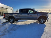 // EXCELLENT CONDITION! // Meet the 2022 Ford Super Duty F-350 SRW Lariat, now offered at Centennial... (image 3)