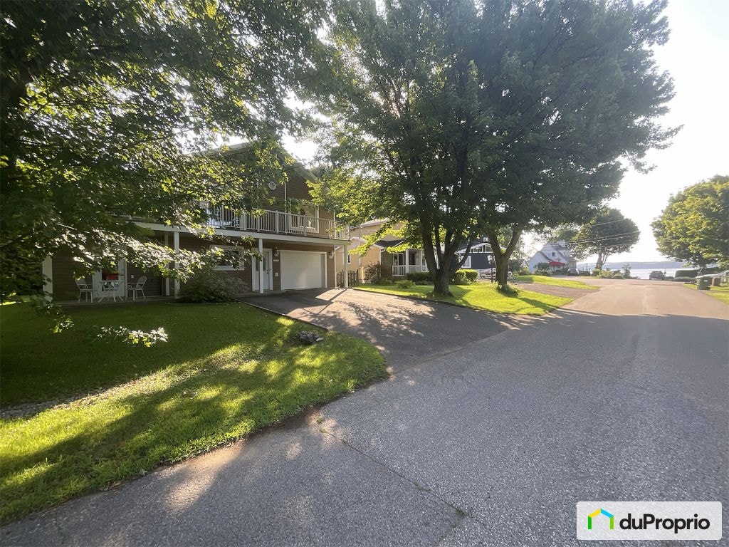 $600,000 - 2 Storey for sale in Neuville — photo 1