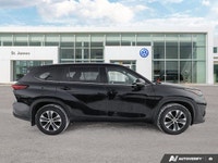 * All-wheel drive (AWD) * SofTex synthetic leather-trimmed seats * 10-way power-adjustable driver's... (image 5)