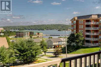 Bright, welcoming and easy to maintain, this one bedroom, one bathroom condo offers comfortable livi...
