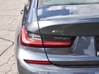M Sport Package, Sunroof, Heated Seats, Apple CarPlay, Navigation, Remote Start! With near-perfect w... (image 6)
