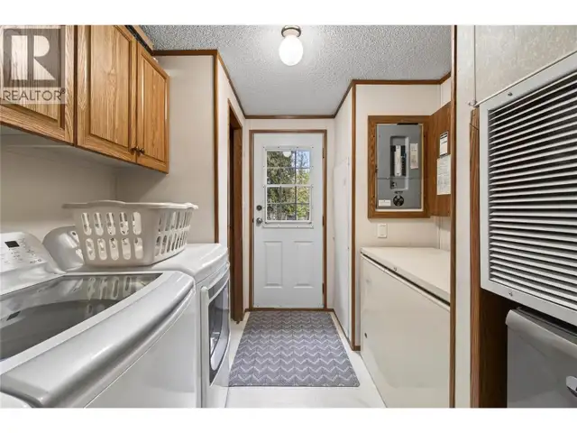 19 West Poirier Road Mara, British Columbia in Houses for Sale in Kamloops - Image 28