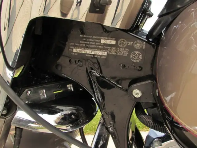 2004 Harley-Davidson FLHRCI Road King Classic in Sport Touring in Leamington - Image 8