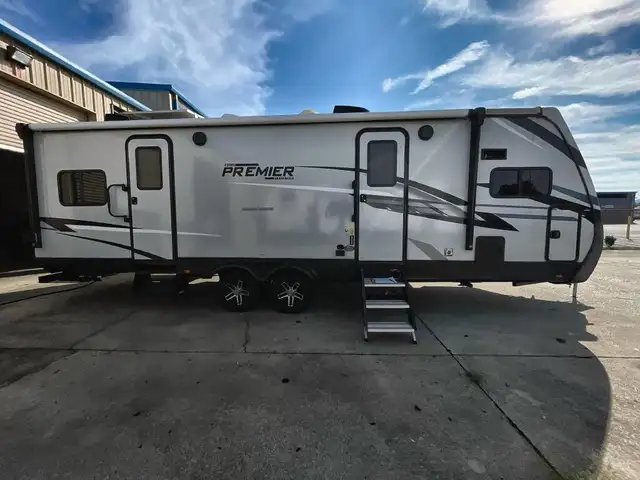 2023 KEYSTONE PREMIER ULTRALIGHT 25FKPR (FINANCING AVAILABLE) in Travel Trailers & Campers in Cambridge - Image 5