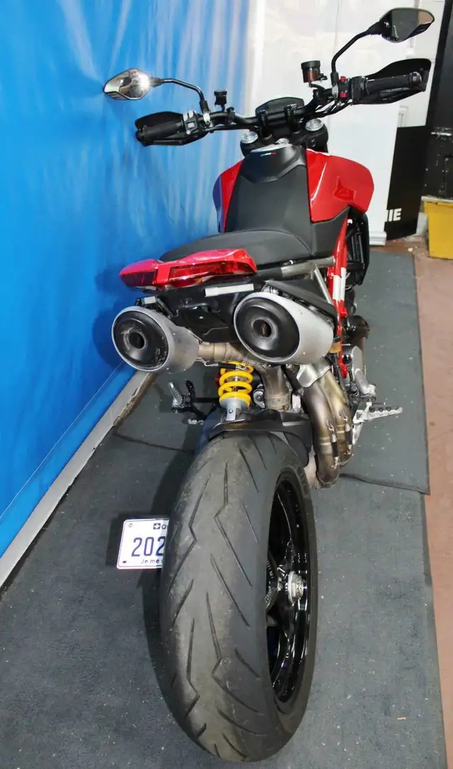 2020 Ducati Hypermotard 950 in Sport Bikes in City of Montréal - Image 8