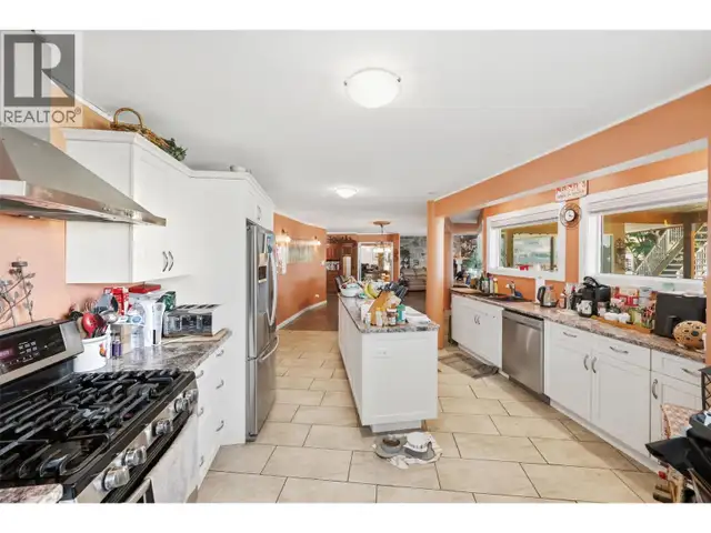3935 Lakeside Road Penticton, British Columbia in Houses for Sale in Penticton - Image 5