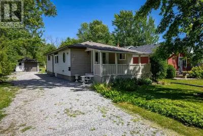 Close to the lake... there is a sandy beach nearby. Great starter or retirement home. This Crescent...