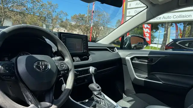 2021 Toyota RAV4 LE -NO ACCIDENT-LOW MILEAGE-BLIND SPOT MONITOR- in Cars & Trucks in Markham / York Region - Image 12