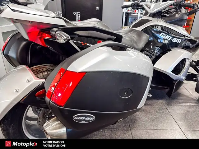 2010 CAN AM SPYDER RS SM5 in Sport Touring in Laval / North Shore - Image 5