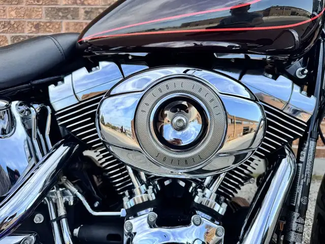 2011 Harley-Davidson Heritage Softail Classic **CANADIAN BIKE**  in Street, Cruisers & Choppers in Markham / York Region - Image 15