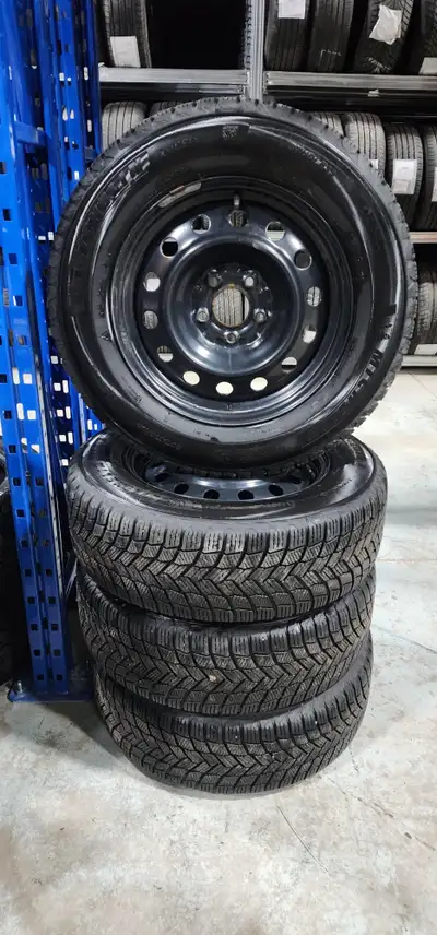 Tires Brand: Michelin X-Ice Snow Size: 215/65/16 102T Tread: 9/32 (90-95% Life) DOT23 Rims Size: 16x...
