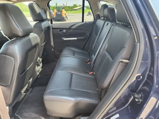 2011 Ford Edge  Limited AWD in Cars & Trucks in Peterborough - Image 11