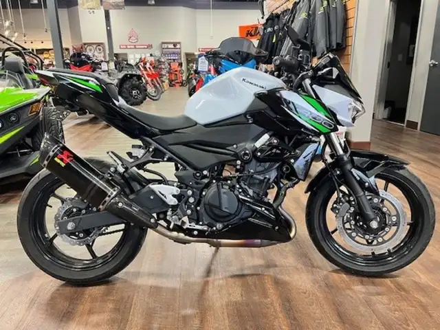 2019 Kawasaki Z400 ABS in Sport Bikes in Oakville / Halton Region - Image 3
