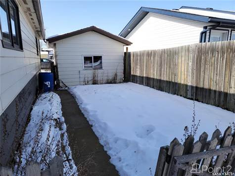 4913 post STREET in Houses for Sale in Saskatoon - Image 3