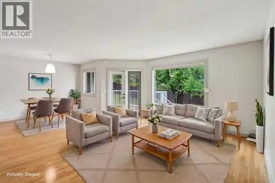 CHECK OUT OUR 24/7 VIRTUAL OPEN HOUSE. Welcome to this charming and thoughtfully designed townhouse...