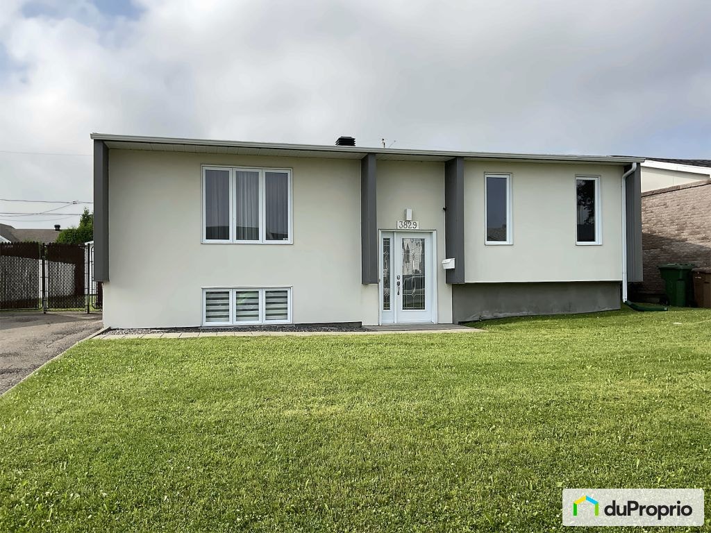 $425,000 - Bungalow for sale in Jonquière (Jonquière) — photo 1